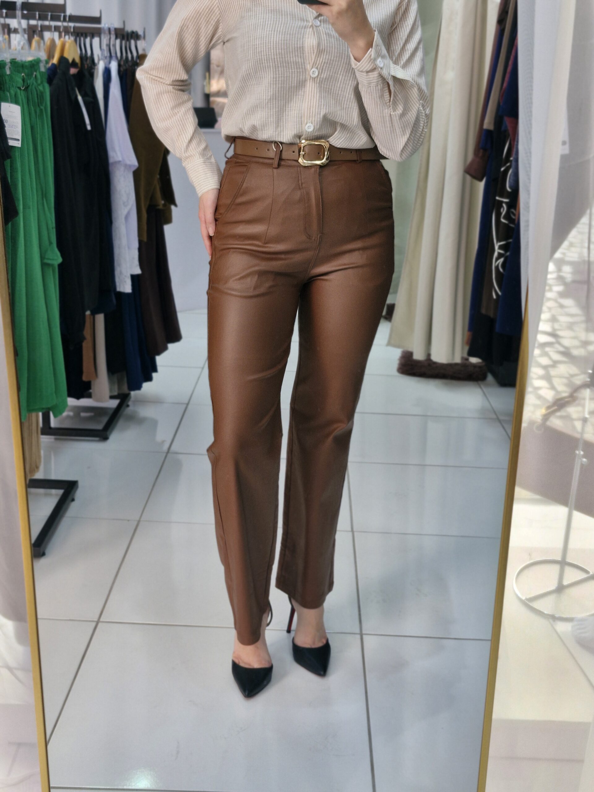 Calça resinada